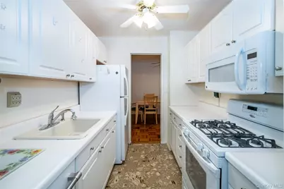 1841 Central Park Avenue #8E, Yonkers, NY 10710 - Photo 3