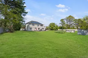 4 Taylor Ln, Medford, NY 11763 - Photo 5