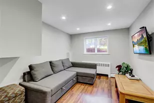 42 Briarwood Ln, Plainview, NY 11803 - Photo 15