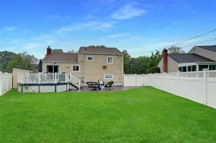 42 Briarwood Ln, Plainview, NY 11803 - Photo 25