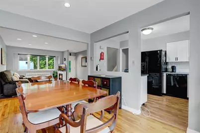 42 Briarwood Lane, Plainview, NY 11803 - Photo 9