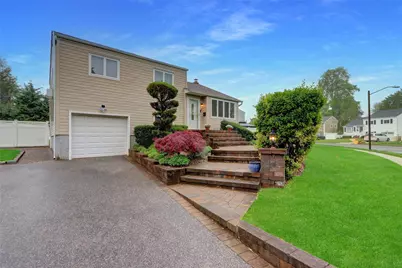 42 Briarwood Lane, Plainview, NY 11803 - Photo 1