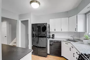 42 Briarwood Ln, Plainview, NY 11803 - Photo 11