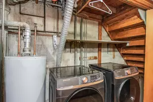 18 South Cir, Yonkers, NY 10703 - Photo 15