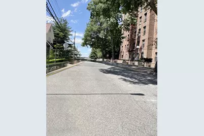 745 E 231 Street #1F, Bronx, NY 10466 - Photo 11