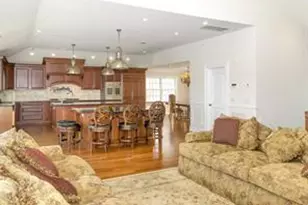 510 Shore Dr, Oakdale, NY 11769 - Photo 13