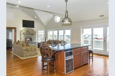 510 Shore Drive, Oakdale, NY 11769 - Photo 15