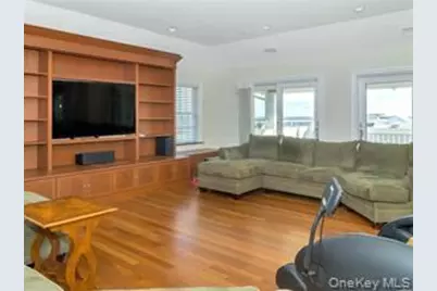 510 Shore Drive, Oakdale, NY 11769 - Photo 21