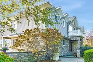 510 Shore Dr, Oakdale, NY 11769 - Photo 3