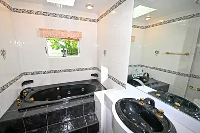 2198 Willow Street, Wantagh, NY 11793 - Photo 23