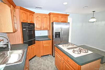 2198 Willow Street, Wantagh, NY 11793 - Photo 7