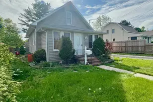 519 Sweezy Ave, Riverhead, NY 11901 - Photo 13