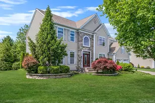 29 Pinehurst Dr, Mount Sinai, NY 11766 - Photo 3