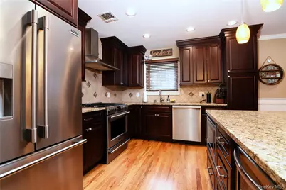 2287 Feuereisen Avenue, Ronkonkoma, NY 11779 - Photo 5