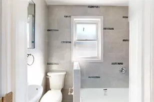 107-01 Liverpool St, Jamaica, NY 11435 - Photo 19