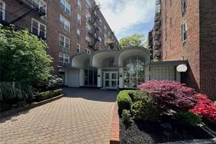 54-40 Little Neck Pkwy, Little Neck, NY 11362 - Photo 41