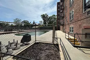 54-40 Little Neck Pkwy, Little Neck, NY 11362 - Photo 35