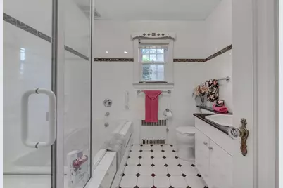 189 Meadowsweet Road, Mineola, NY 11501 - Photo 15