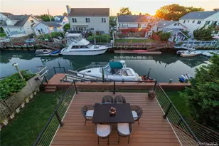 308 Bedell St, Freeport, NY 11520 - Photo 11