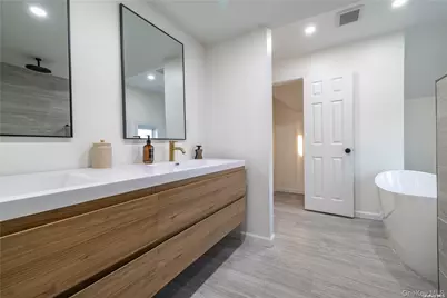 308 Bedell Street, Freeport, NY 11520 - Photo 15