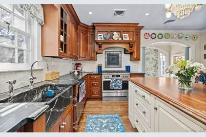 1120 Shore Road, Douglaston, NY 11363 - Photo 17