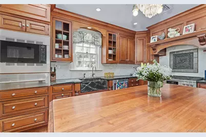 1120 Shore Road, Douglaston, NY 11363 - Photo 21