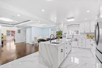 63-41 252nd Street, Little Neck, NY 11362 - Photo 15