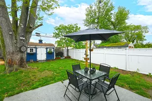 133 Spring Ln, Levittown, NY 11756 - Photo 21