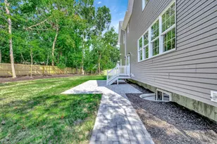 223 Town Line Rd, Commack, NY 11725 - Photo 29