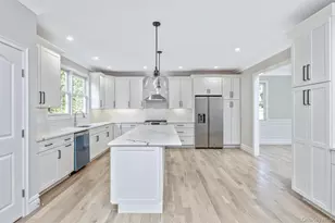 223 Town Line Rd, Commack, NY 11725 - Photo 9