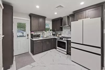 254 Hyatt Avenue, Yonkers, NY 10704 - Photo 9