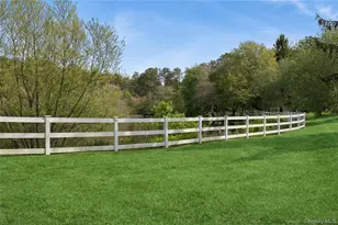 525 Riverleigh Ave, Riverhead, NY 11901 - Photo 17