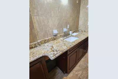 285 Central Avenue #B4, Lawrence, NY 11559 - Photo 11