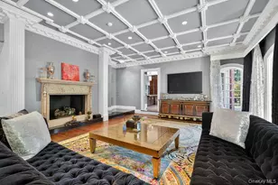 8 Vista Ln, Brookville, NY 11545 - Photo 11