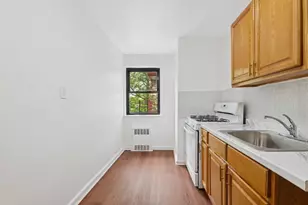 147-10 84th Rd, Briarwood, NY 11435 - Photo 5