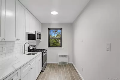 204-15 Foothill Avenue #B53, Hollis, NY 11423 - Photo 11