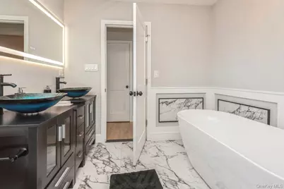 282 S Ketcham Avenue, Amityville, NY 11701 - Photo 27