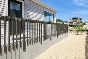 282 S Ketcham Ave, Amityville, NY 11701 - Photo 5