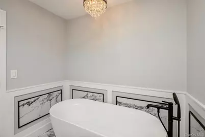 282 S Ketcham Avenue, Amityville, NY 11701 - Photo 29