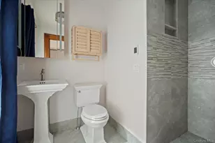 604 Main St, Greenport, NY 11944 - Photo 23