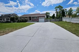 30 Eugene Dr, Kings Park, NY 11754 - Photo 7