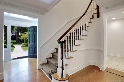 25 The Oaks, Roslyn, NY 11576 - Photo 3