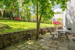 19 Reynal Rd, White Plains, NY 10605 - Photo 15