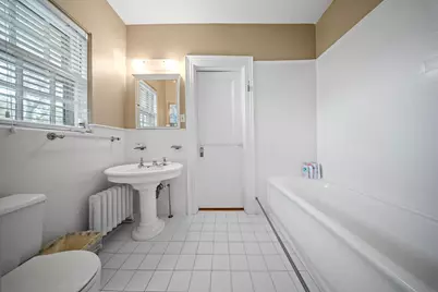 10-08 Shore Road, Douglaston, NY 11363 - Photo 25