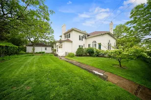 10-08 Shore Rd, Douglaston, NY 11363 - Photo 39