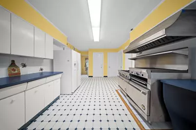 10-08 Shore Road, Douglaston, NY 11363 - Photo 15