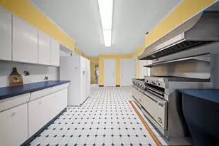 10-08 Shore Rd, Douglaston, NY 11363 - Photo 15