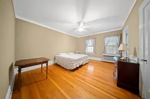 10-08 Shore Rd, Douglaston, NY 11363 - Photo 27