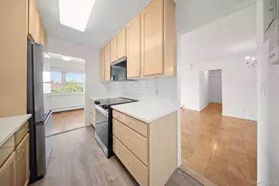 90 S Park Avenue #C7, Rockville Centre, NY 11570 - Photo 11