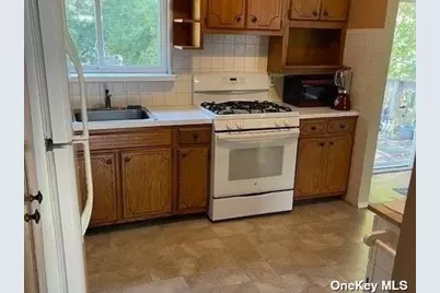 75 Selden Boulevard, Centereach, NY 11720 - Photo 17